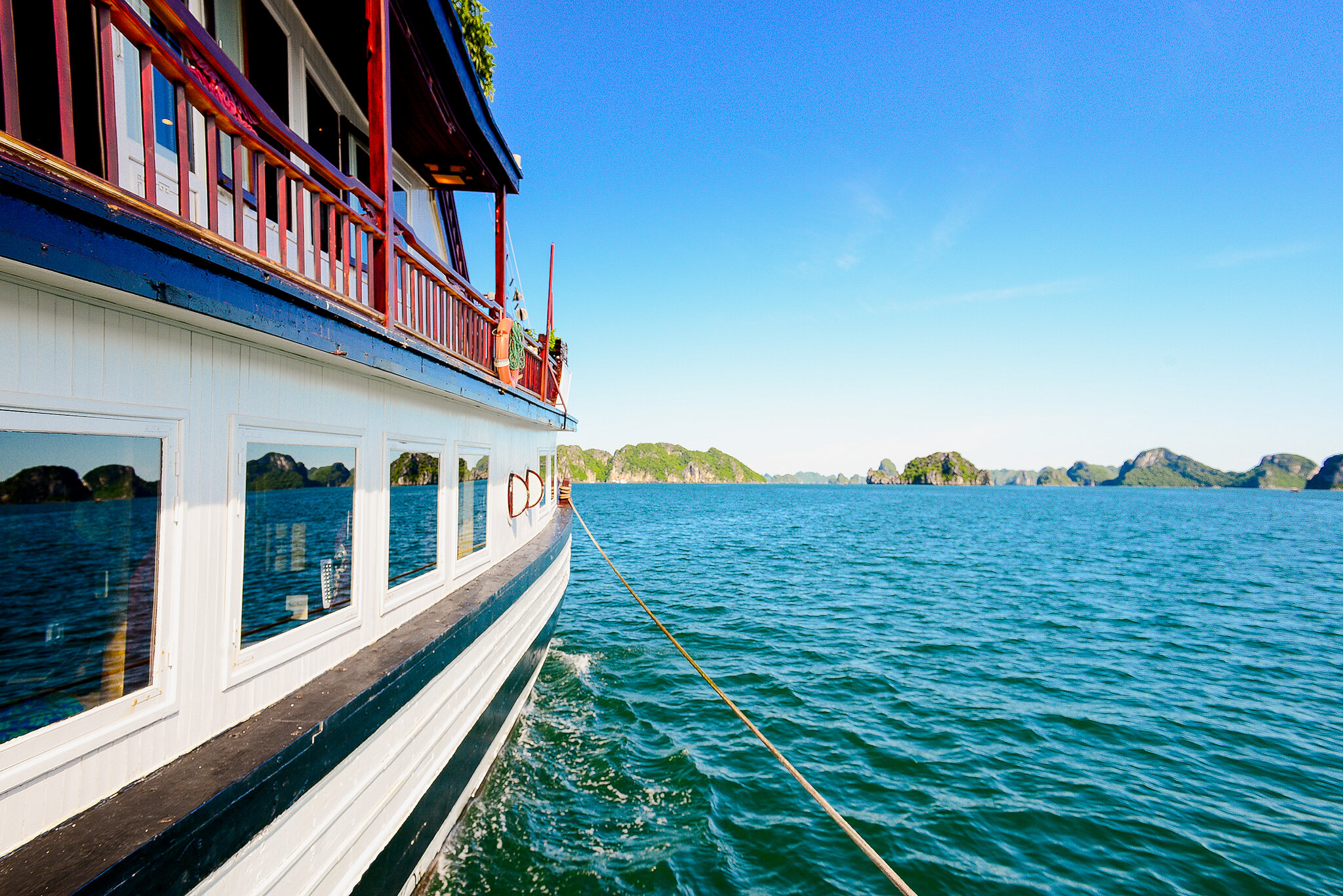 Seize the tranquil spirit of Halong Bay Travel