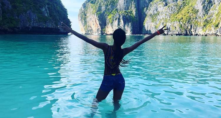 Capture the vibrant beauty of Vietnam’s coastal heritage post-visa
