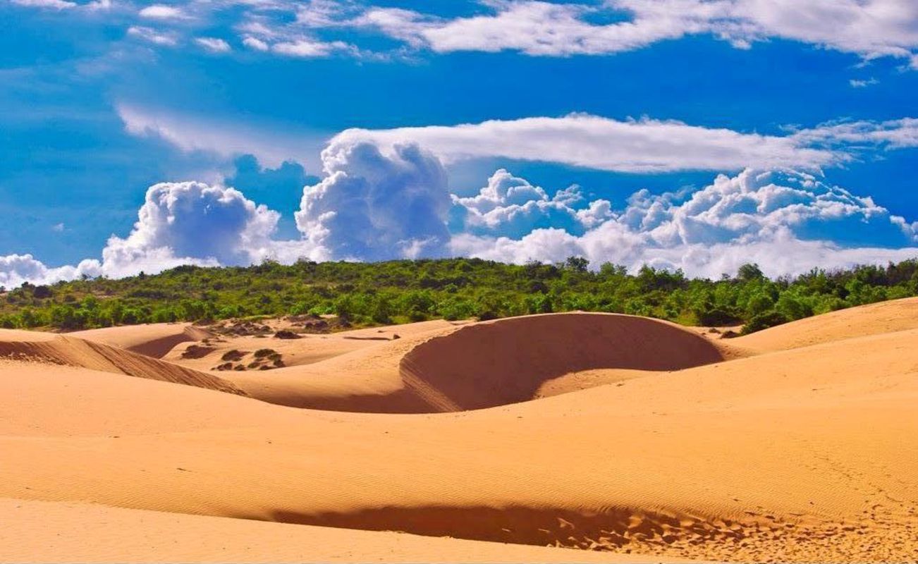 The sand hills: Doi Hong, Bau Trang, Bau Sen, Trinh Nu, Hoa Thang