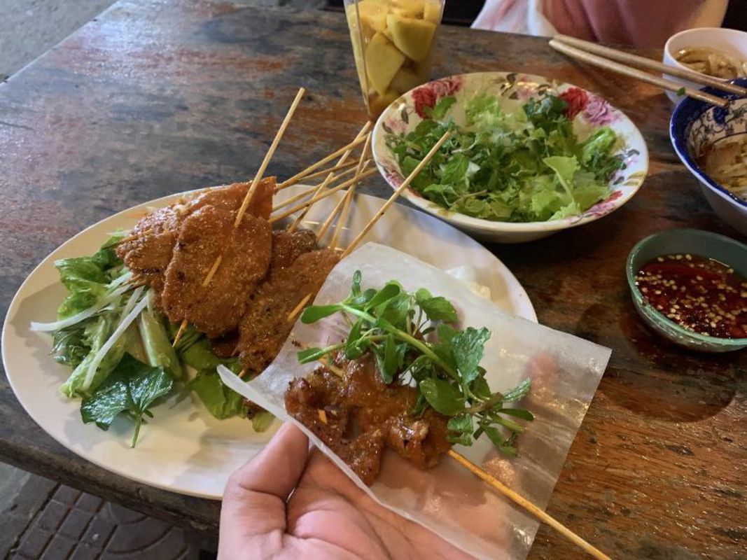 Dive into the savory charm of Hoi An Travel