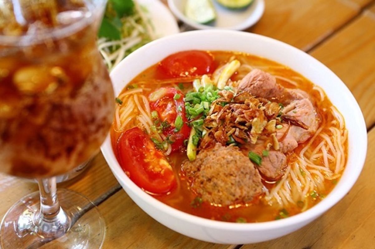 Photograph the vibrant allure of Dak Lak’s food scene