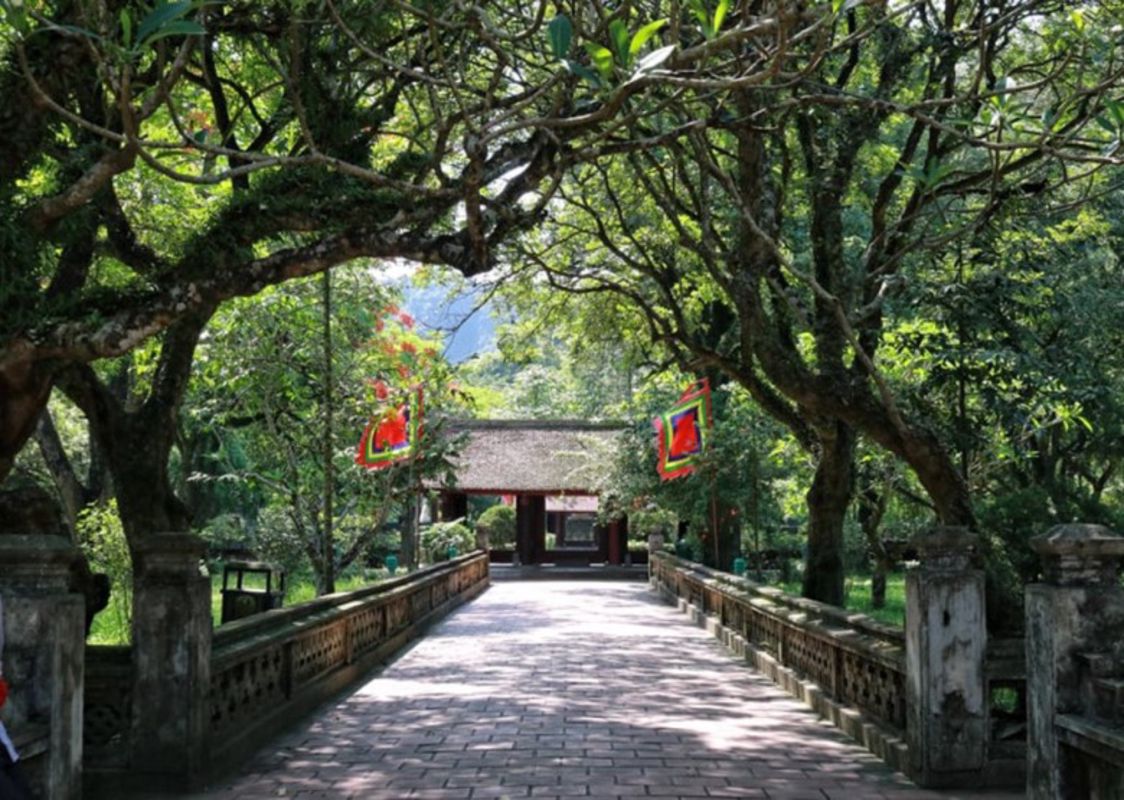 Photograph the scenic allure of Ninh Binh’s heritage