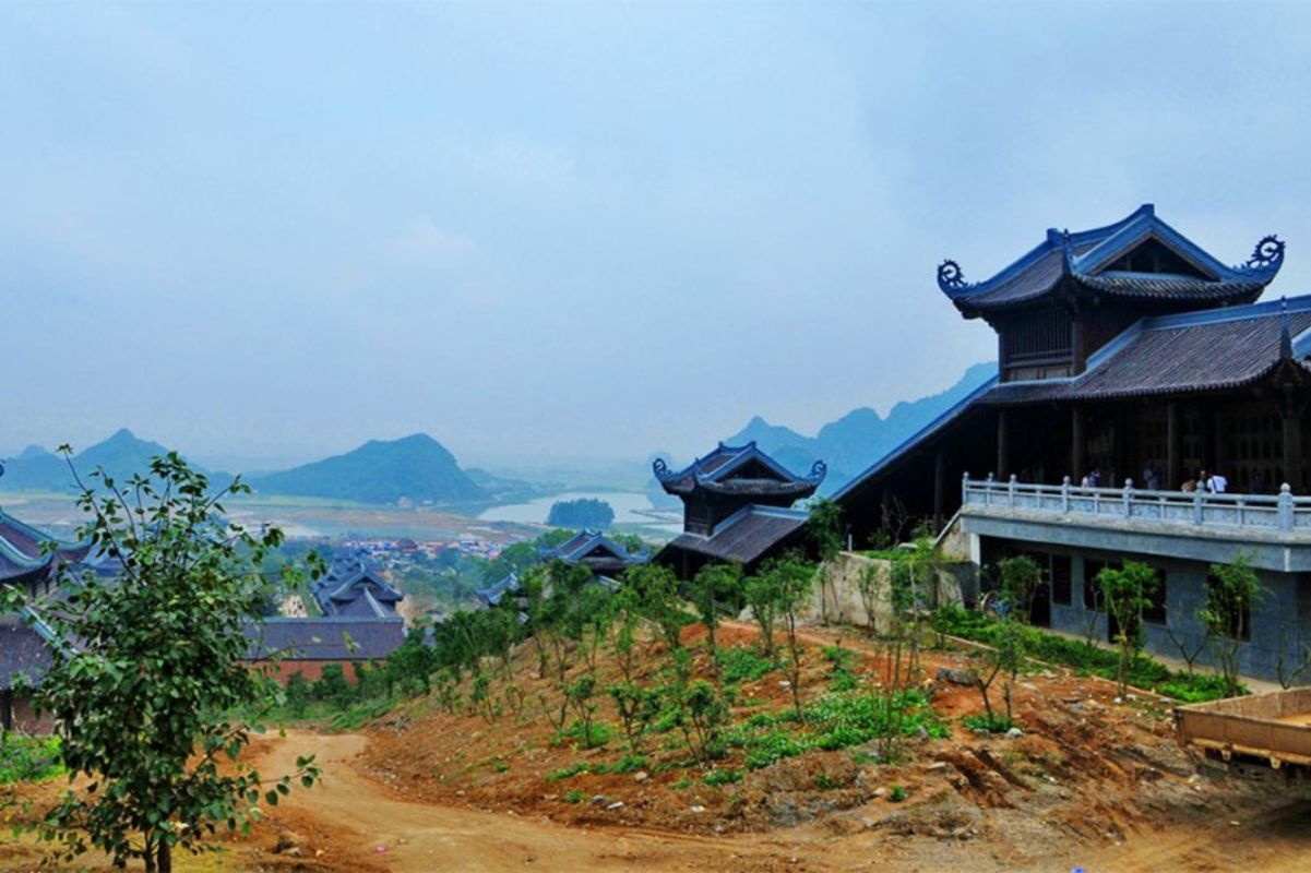 Photograph the scenic allure of Ninh Binh’s heritage