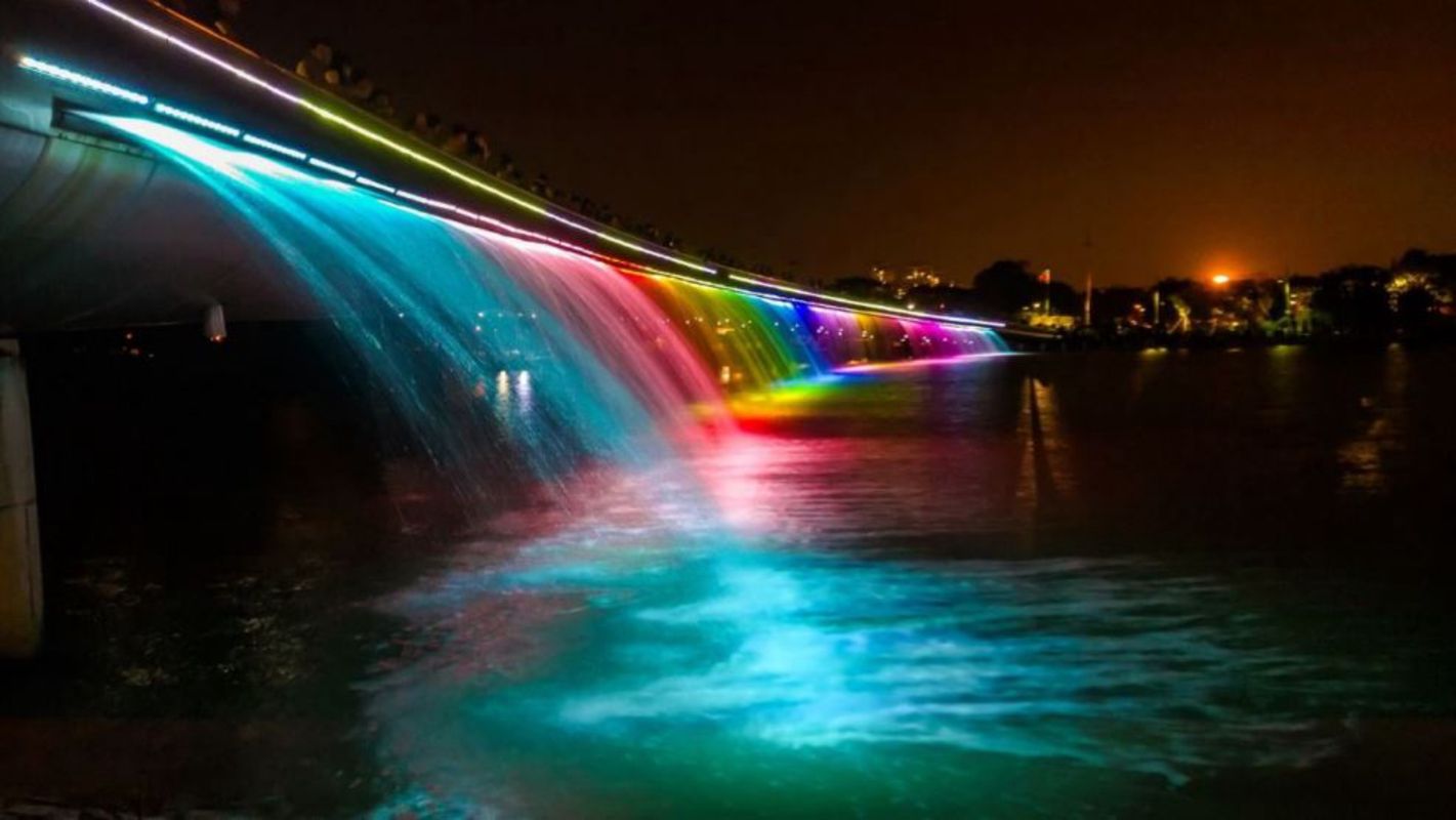 Photograph the mesmerizing allure of Saigon’s nightlife