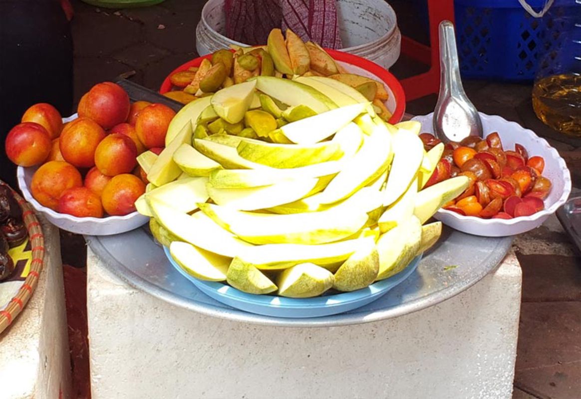 Capture the tropical delight of Hanoi’s street food gem