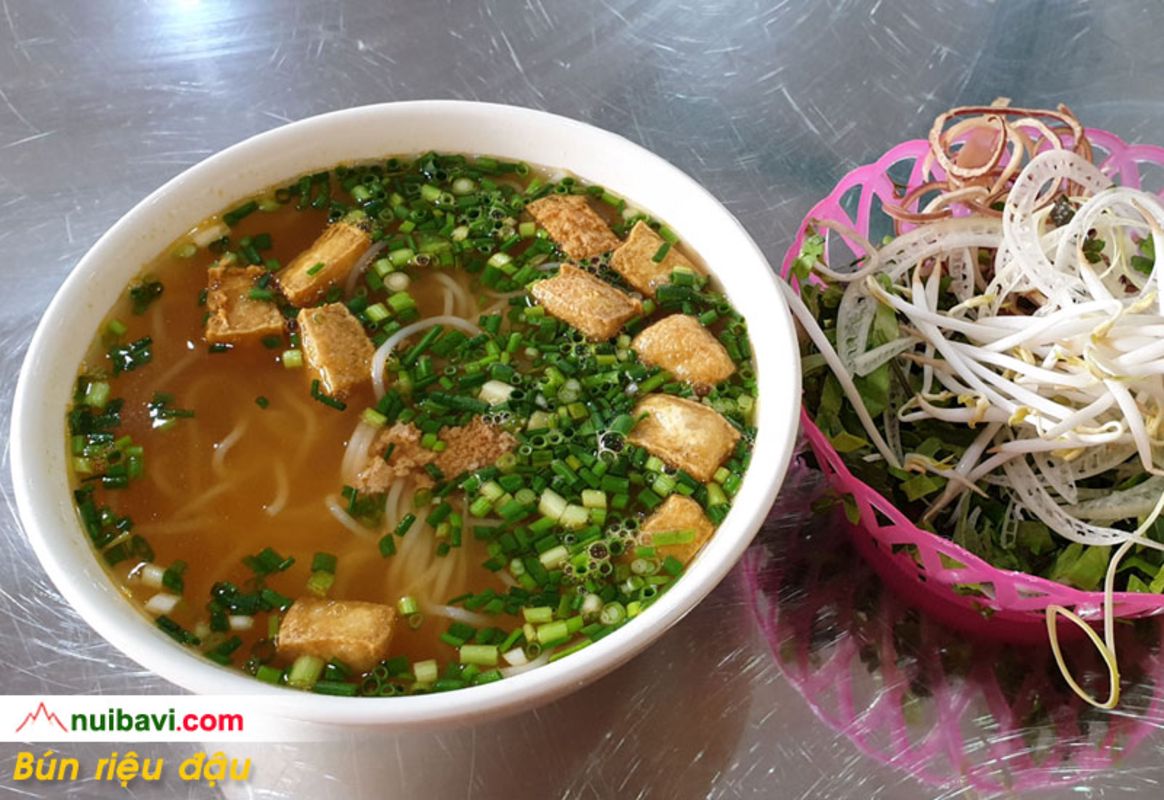 Capture the tangy essence of the Old Quarter’s culinary gem