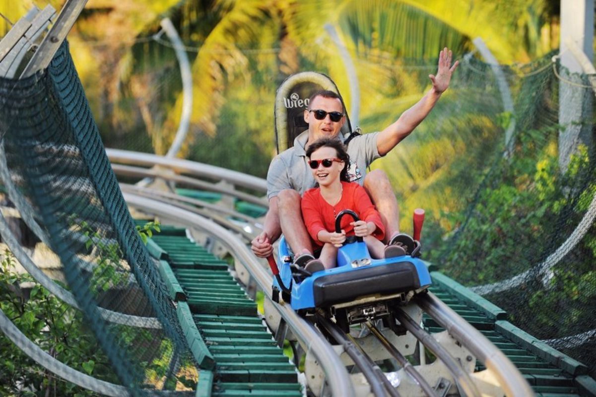 Capture the exhilarating energy of Da Nang’s amusement gem
