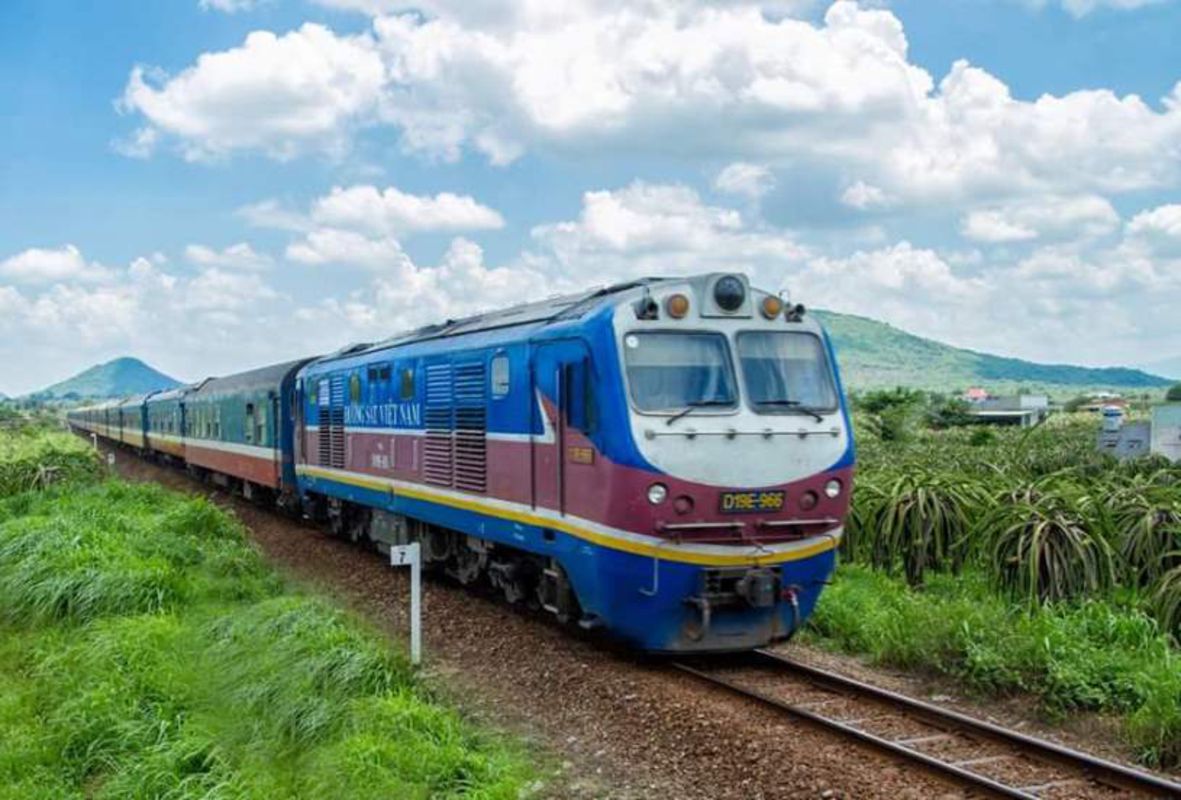 Capture the scenic beauty of Khanh Hoa’s rail journey