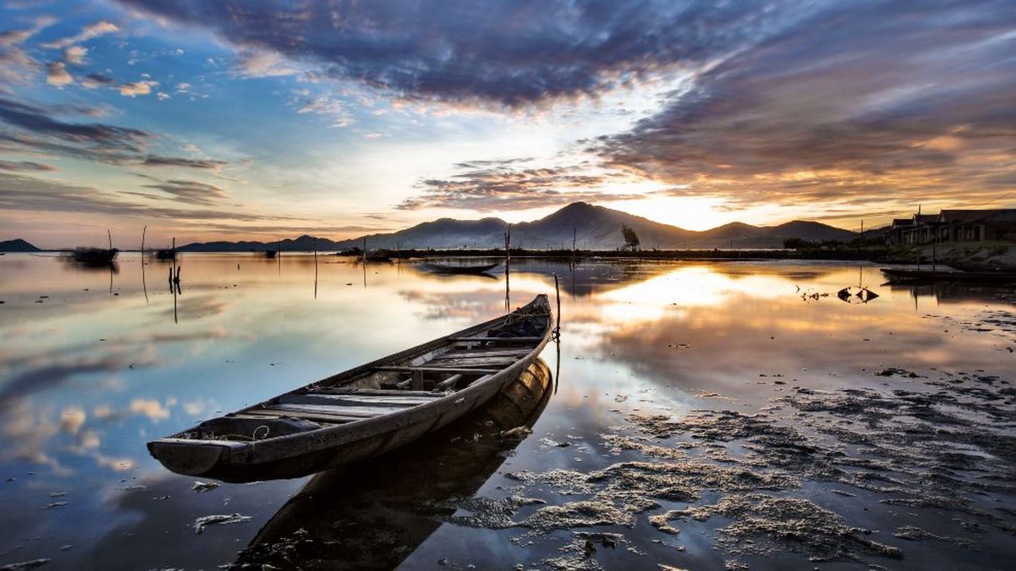 Thi Tuong Lagoon