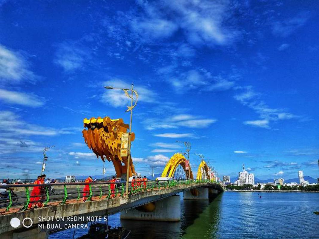 End your Da Nang tour with vibrant dragon fire