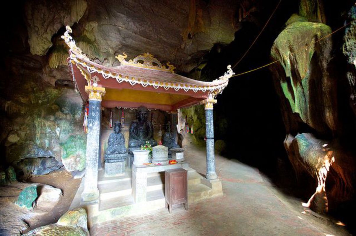 Experience Ninh Binh Tours with sustainable adventures