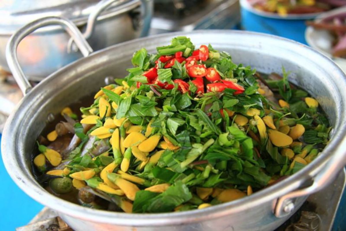 Hotpot With Linh Fish And Cork Flower "Lẩu Cá Linh Với Bông Điên Điển"