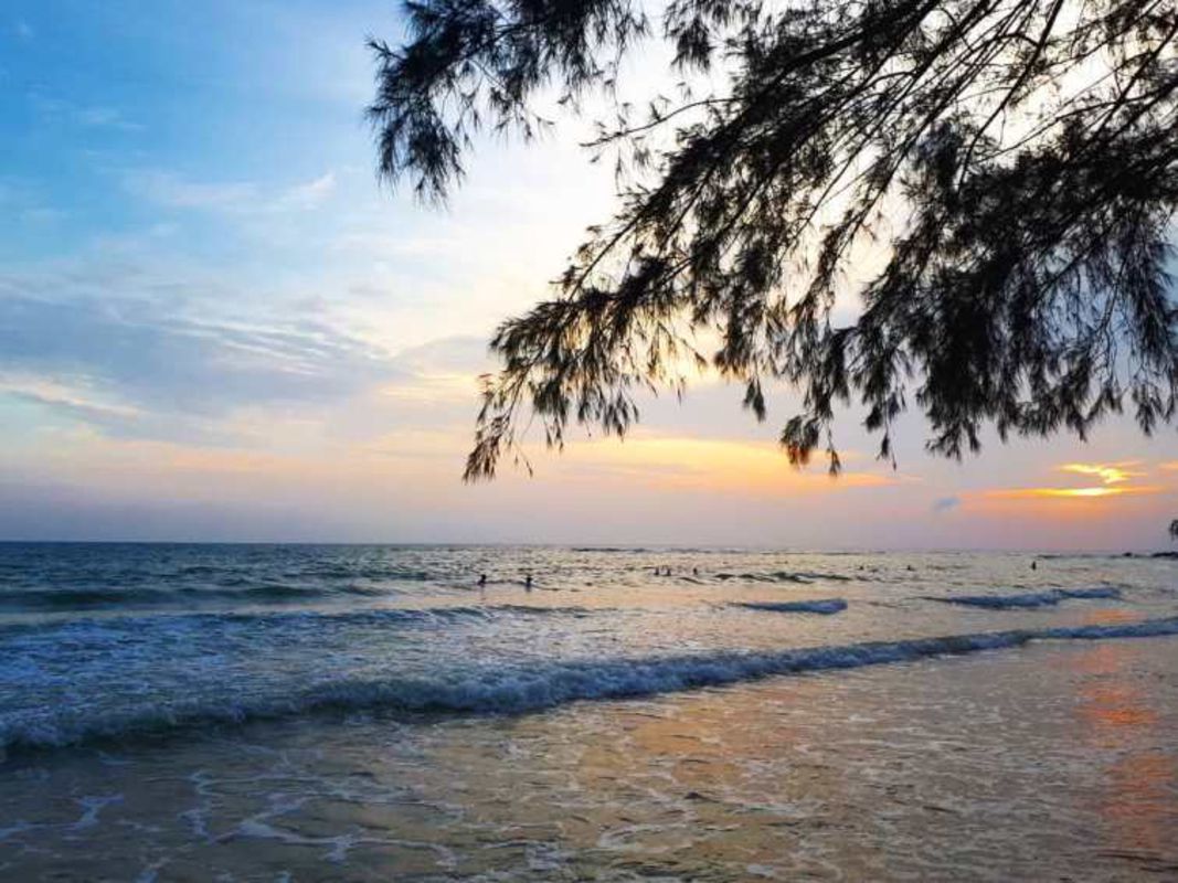 Photograph the adventurous allure of Phu Quoc’s coastline