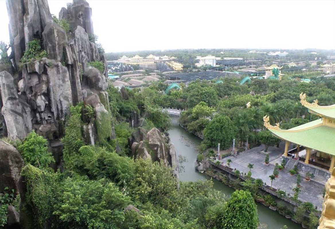 Experience Da Nang Tours with sustainable adventures
