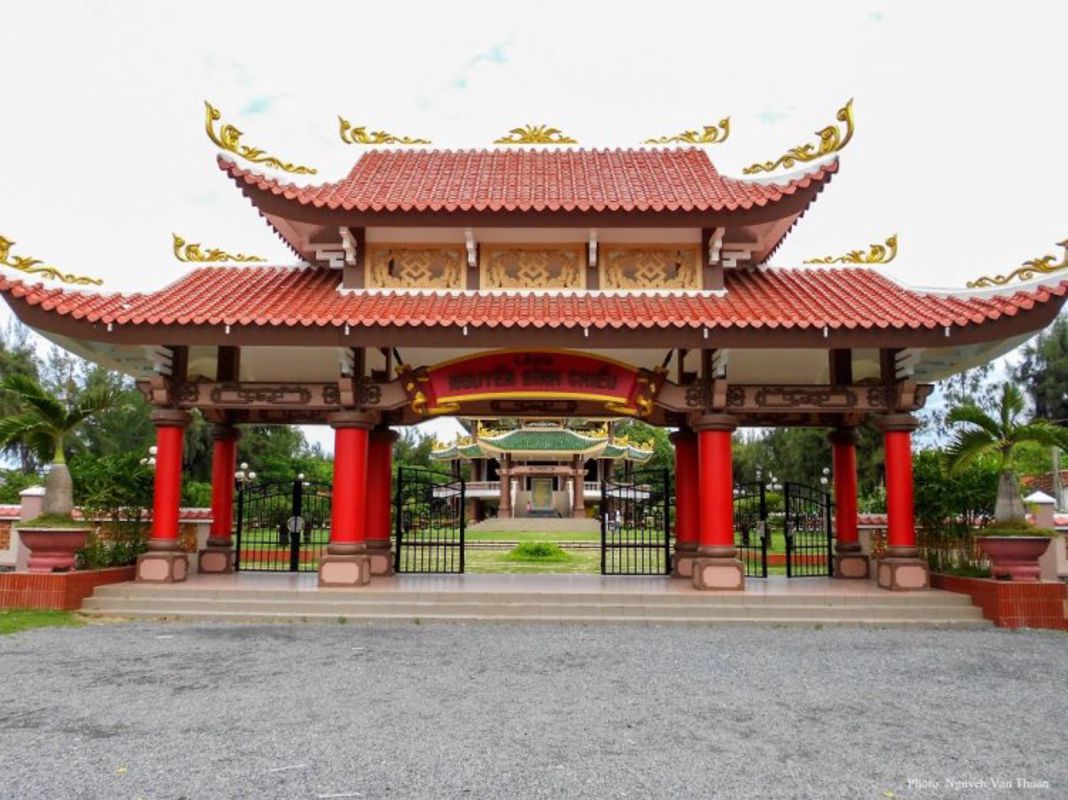 Tomb of Nguyễn Đình Chiểu - Learn Ben Tre’s heritage with expert insights