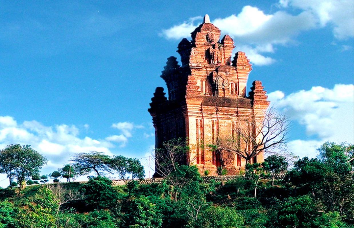 Dive into the geological charm of Phu Yen Travel