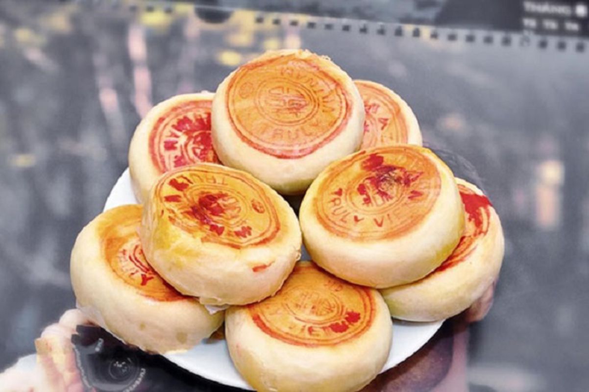 Capture the flaky allure of Soc Trang’s culinary gem