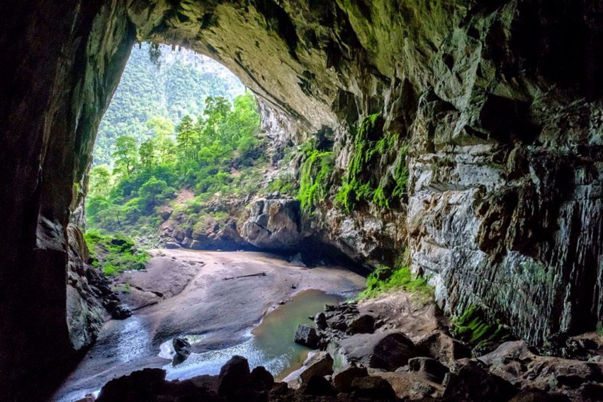 Start your Phong Nha Travel with serene vistas