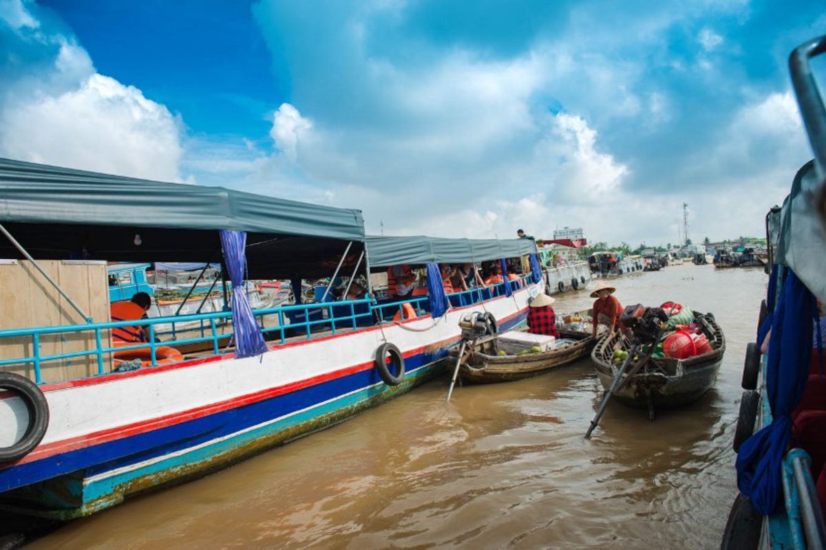 Capture the vibrant essence of Can Tho’s riverine gem