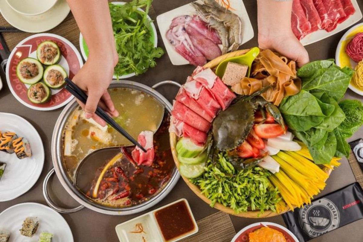 Hotpot With Paddy Crab Paste "Lẩu Riêu Cua Đồng"