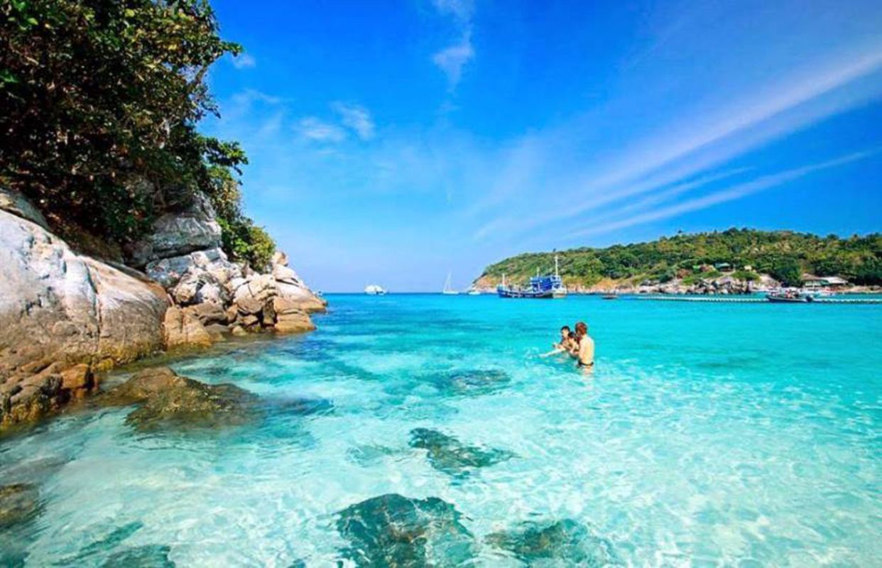 Start your Da Nang Travel with serene vistas