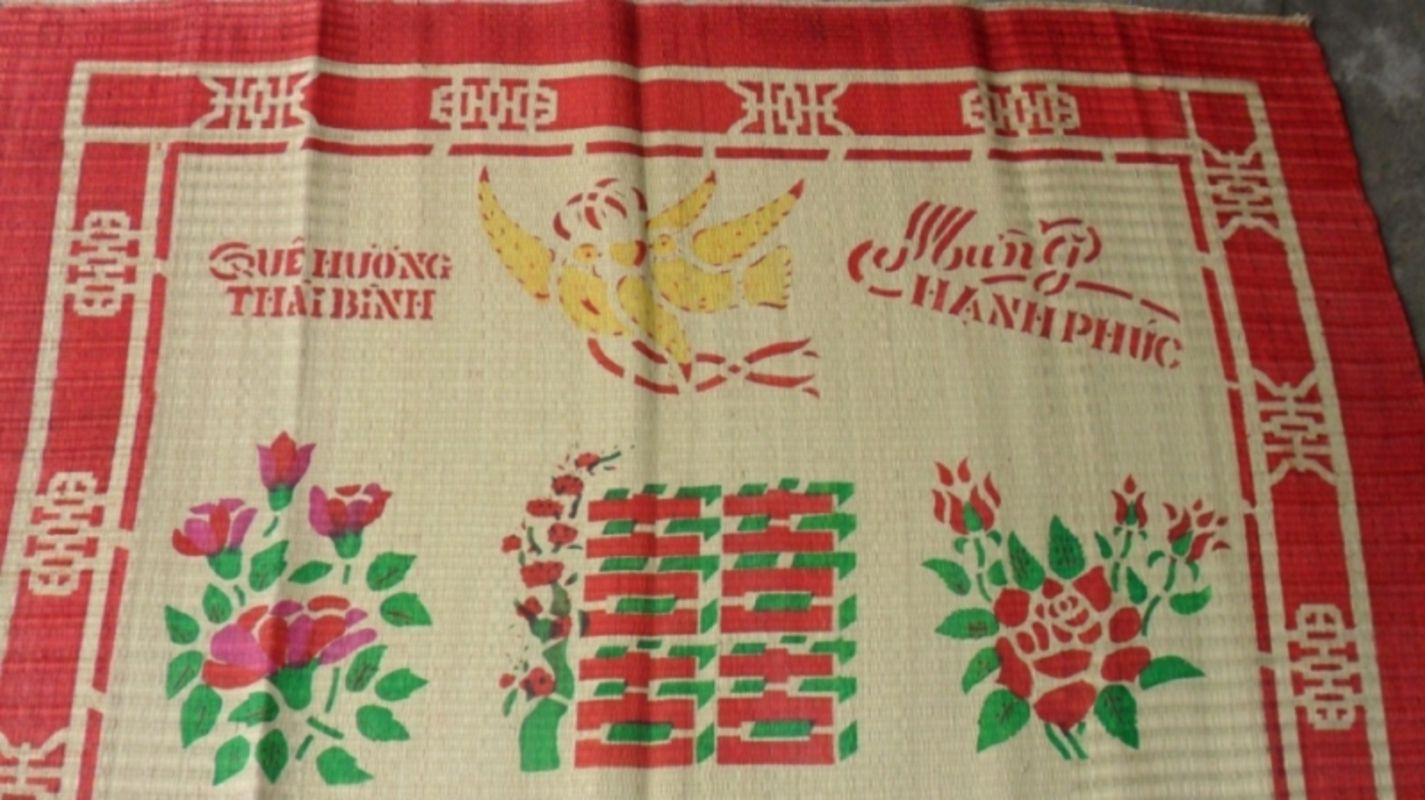 The beautiful and typical "Flower Mat" in Hoi Weaving Village