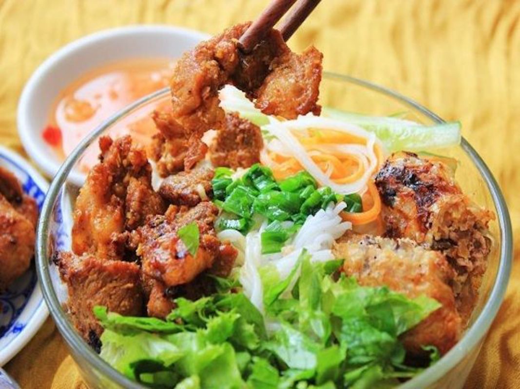 Best Street Food Experiences in Nam Dinh Region