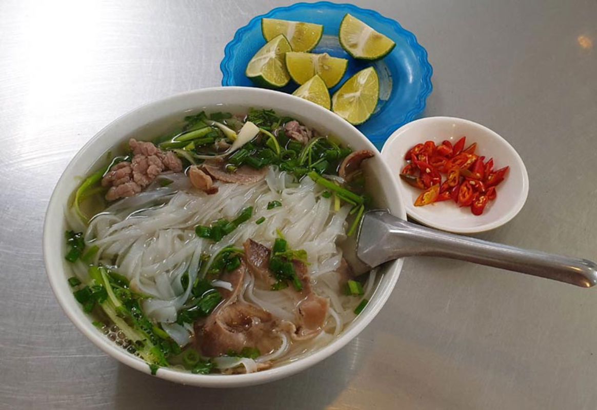 Experience Hanoi Tours with sustainable dining