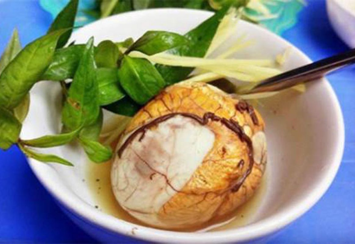 Start your Hanoi Travel with a thrilling bite
