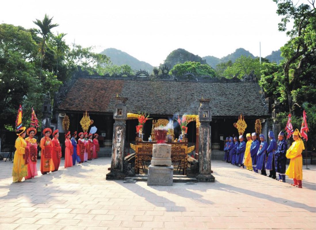 Learn Ninh Binh’s heritage with expert insights
