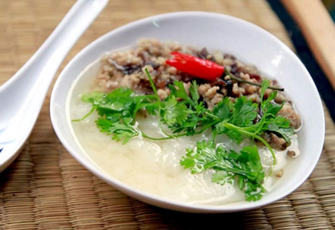 Photograph the delicious allure of Hoan Kiem’s Old Quarter’s street food