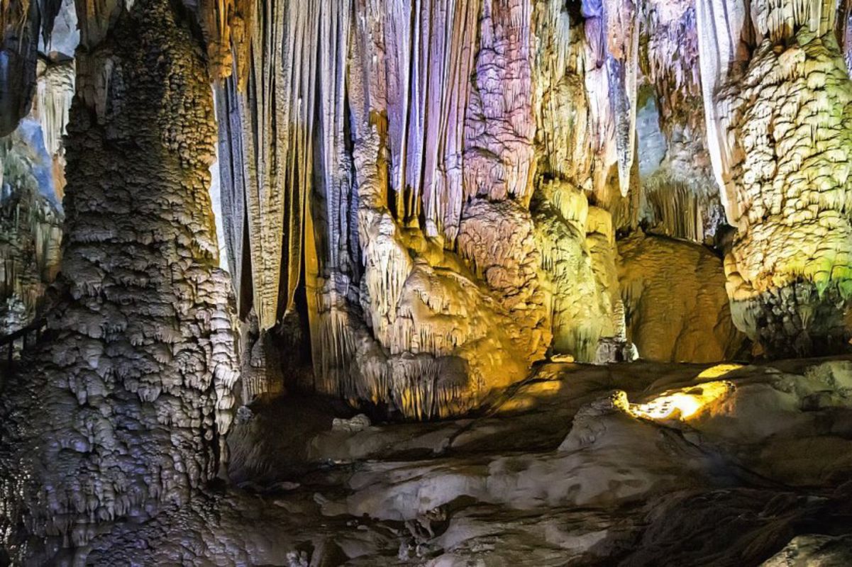 Photograph the natural allure of Quang Binh’s caves