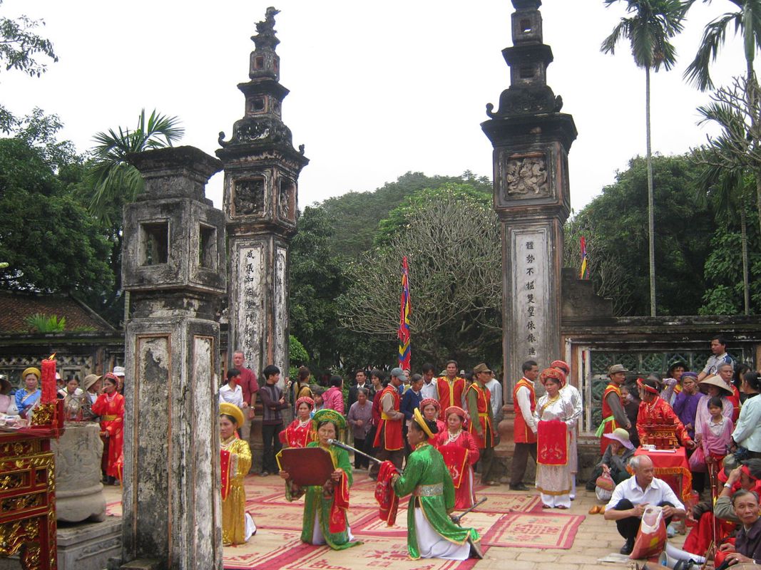 Learn Ninh Binh’s cultural legacy with expert insights
