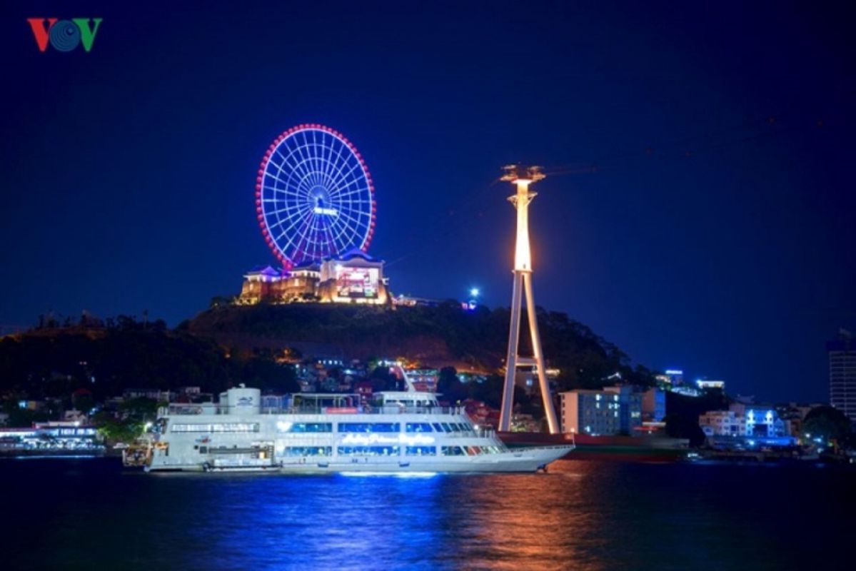Join a guided walk across Quang Ninh’s connecting icon