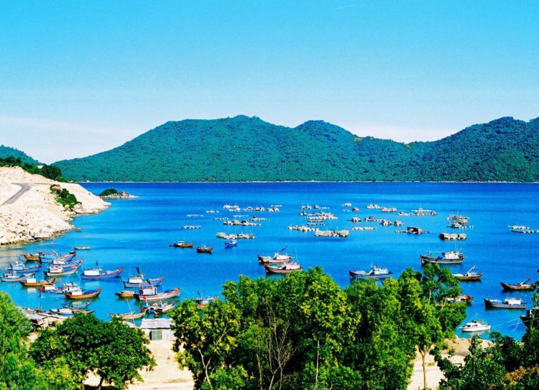 Experience Phu Yen Tours with sustainable adventures