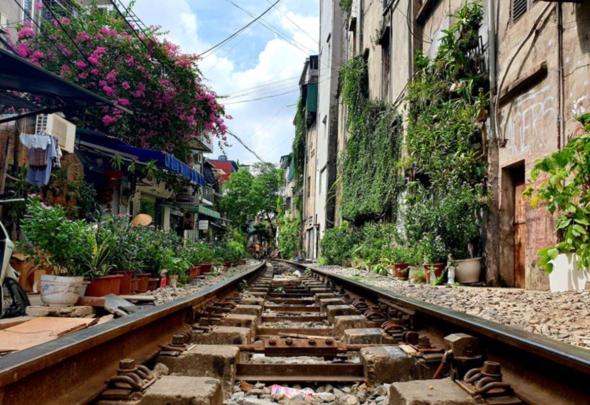 Experience Hanoi Tours with sustainable adventures