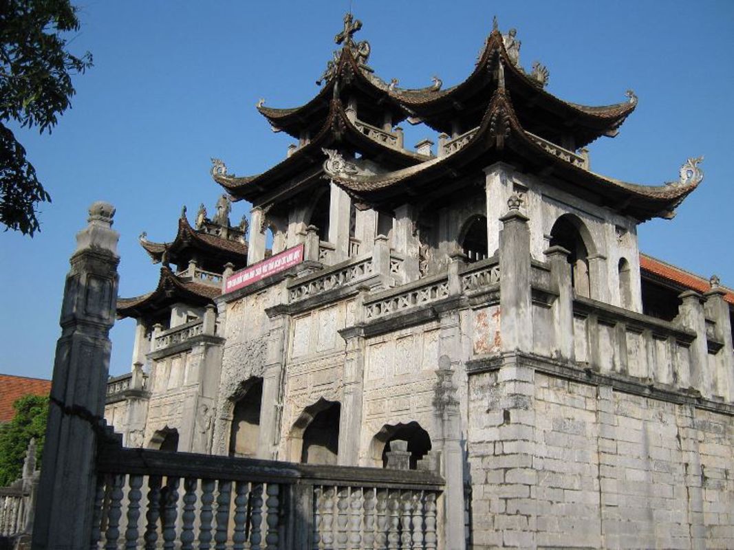 Capture the architectural beauty of Ninh Binh’s cultural gem