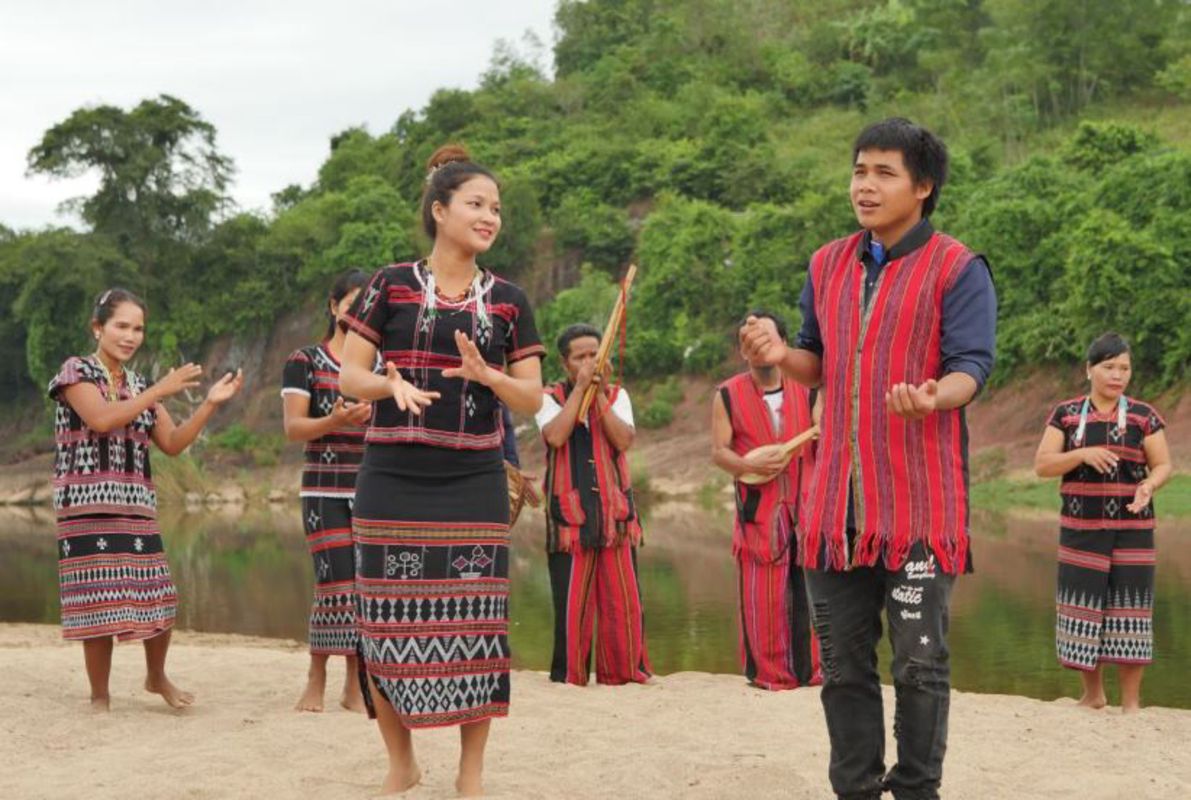 Learn Quang Binh’s cultural legacy with expert insights