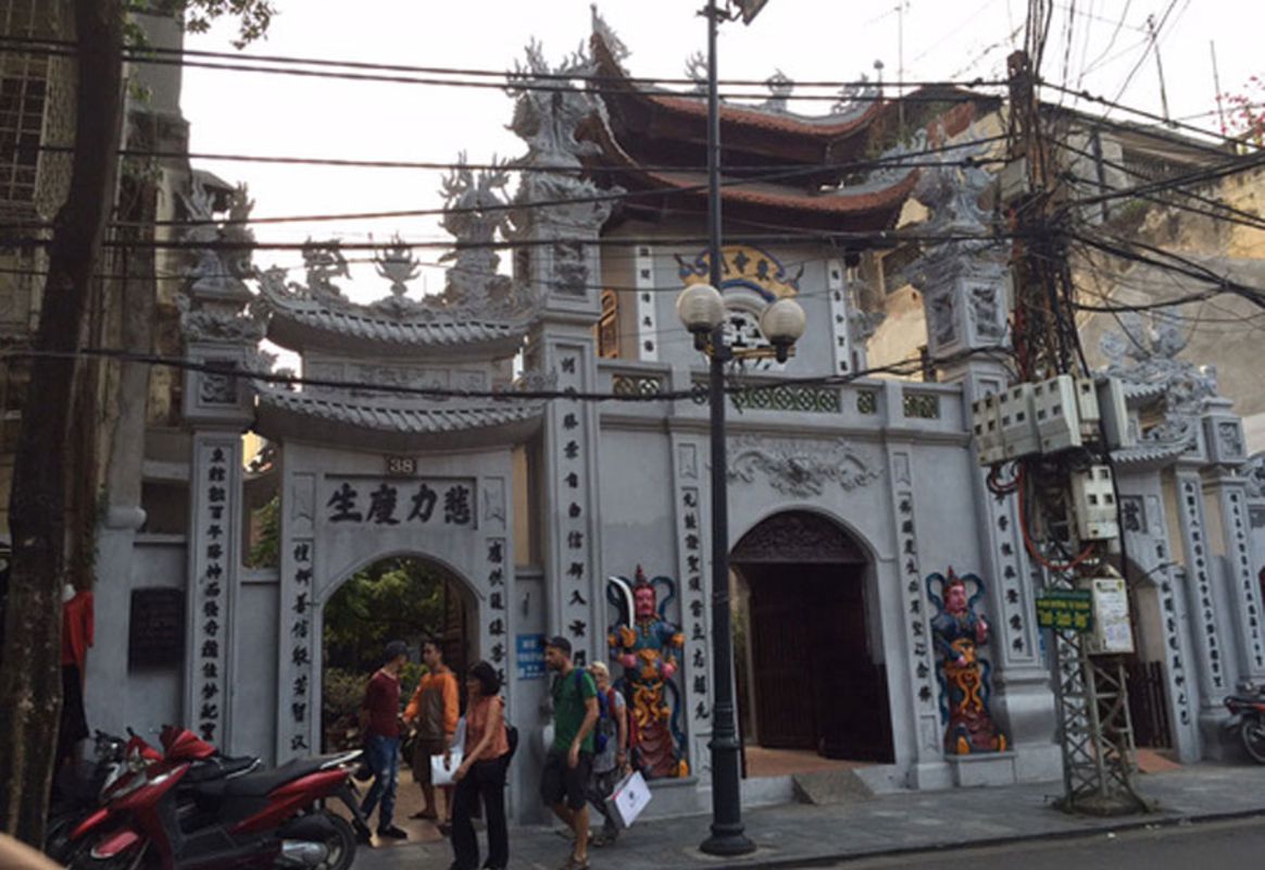 Learn Hanoi’s historical legacy with expert insights