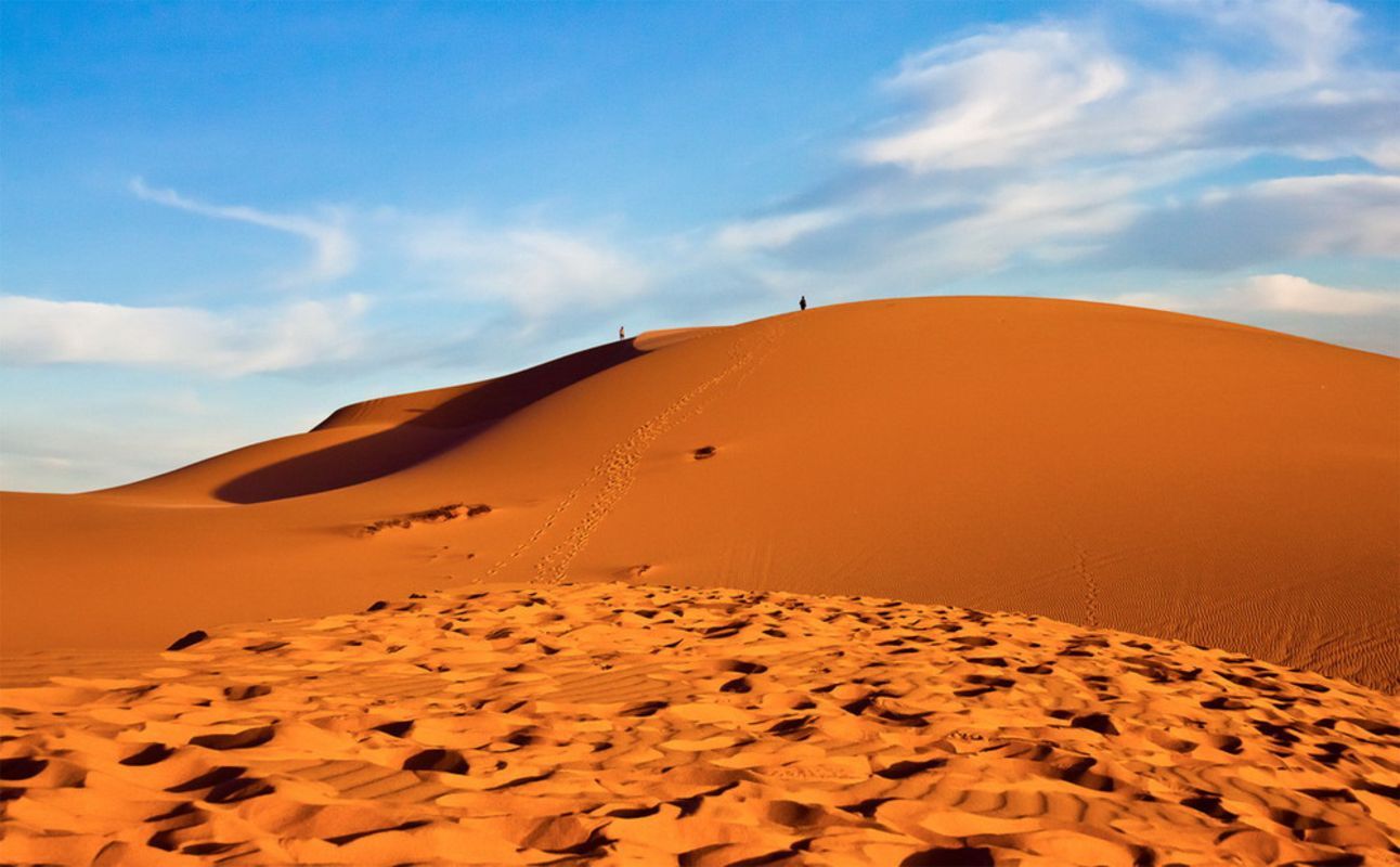 Doi Hong (Red Sun Dune) Seize the vibrant spirit of Phan Thiet Travel