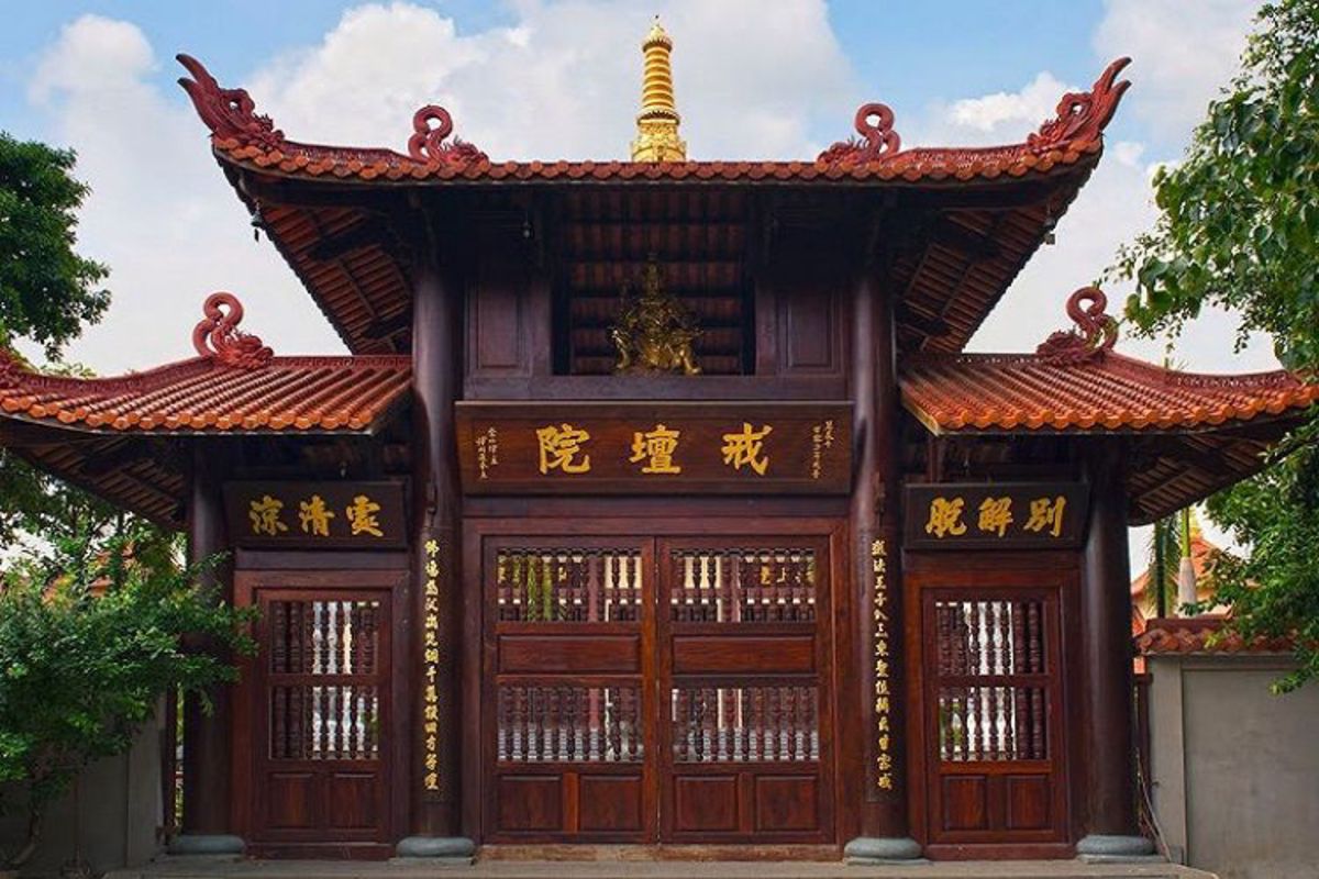 Capture the peaceful essence of Saigon’s spiritual gem