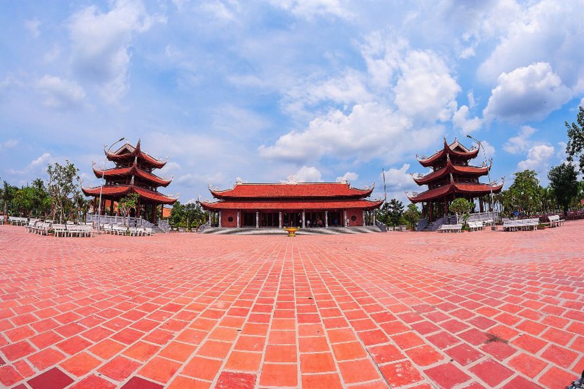 Photograph the cultural allure of Trúc Lâm Phương Nam Monastery’s heritage
