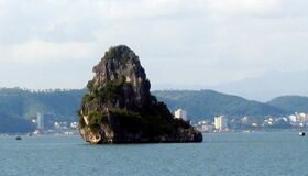 Photograph the magical allure of Bai Tu Long Bay’s landscapes