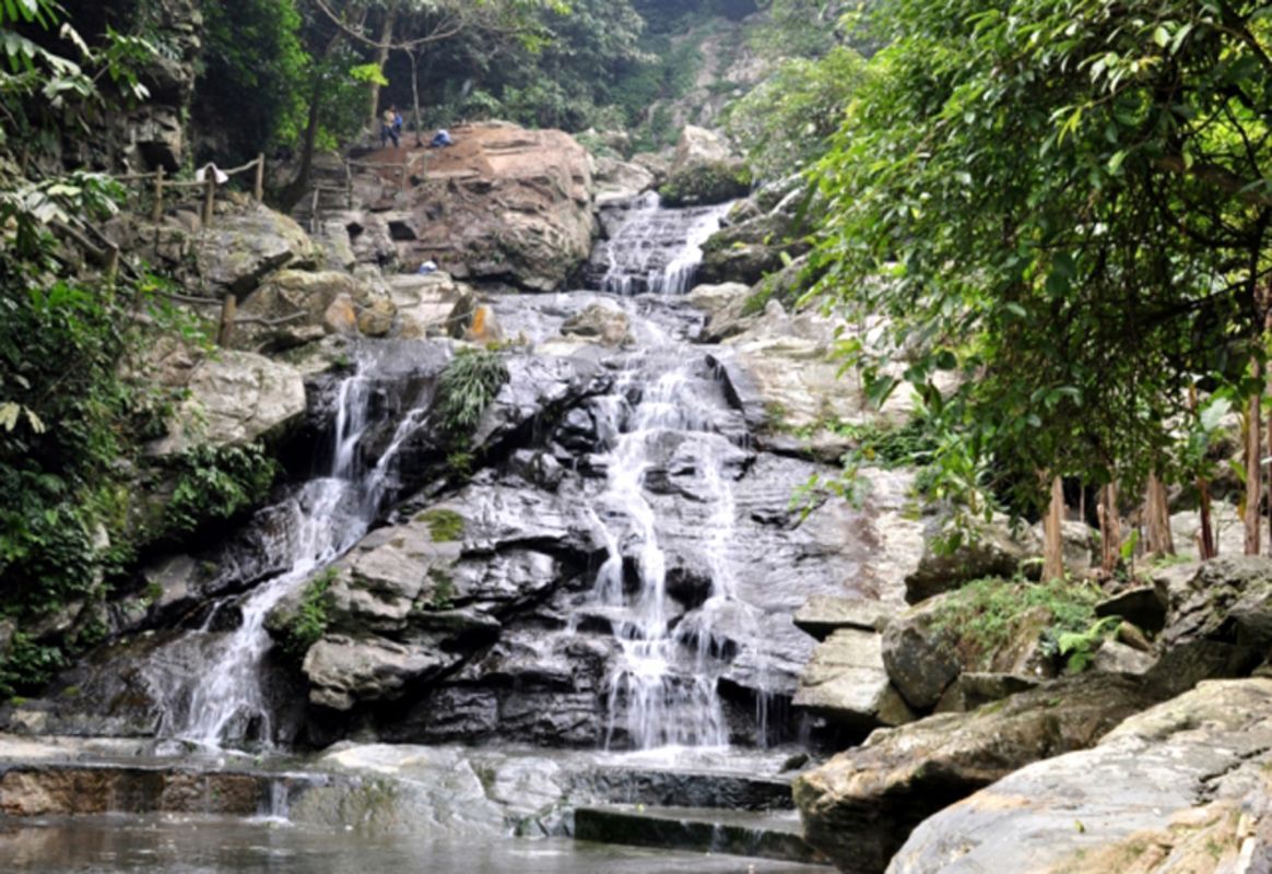 Photograph the vibrant allure of Hanoi’s retreat