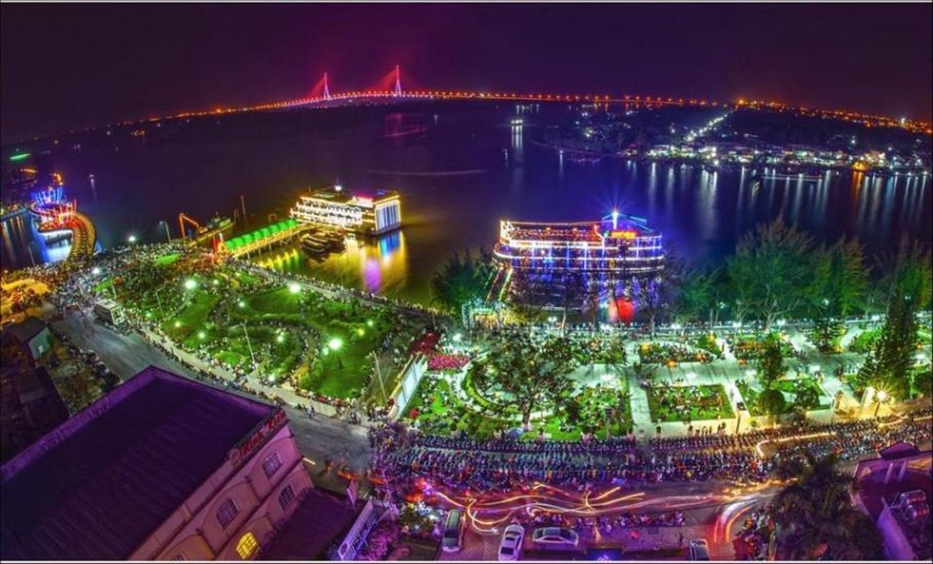 Capture the scenic beauty of Can Tho’s waterfront gem