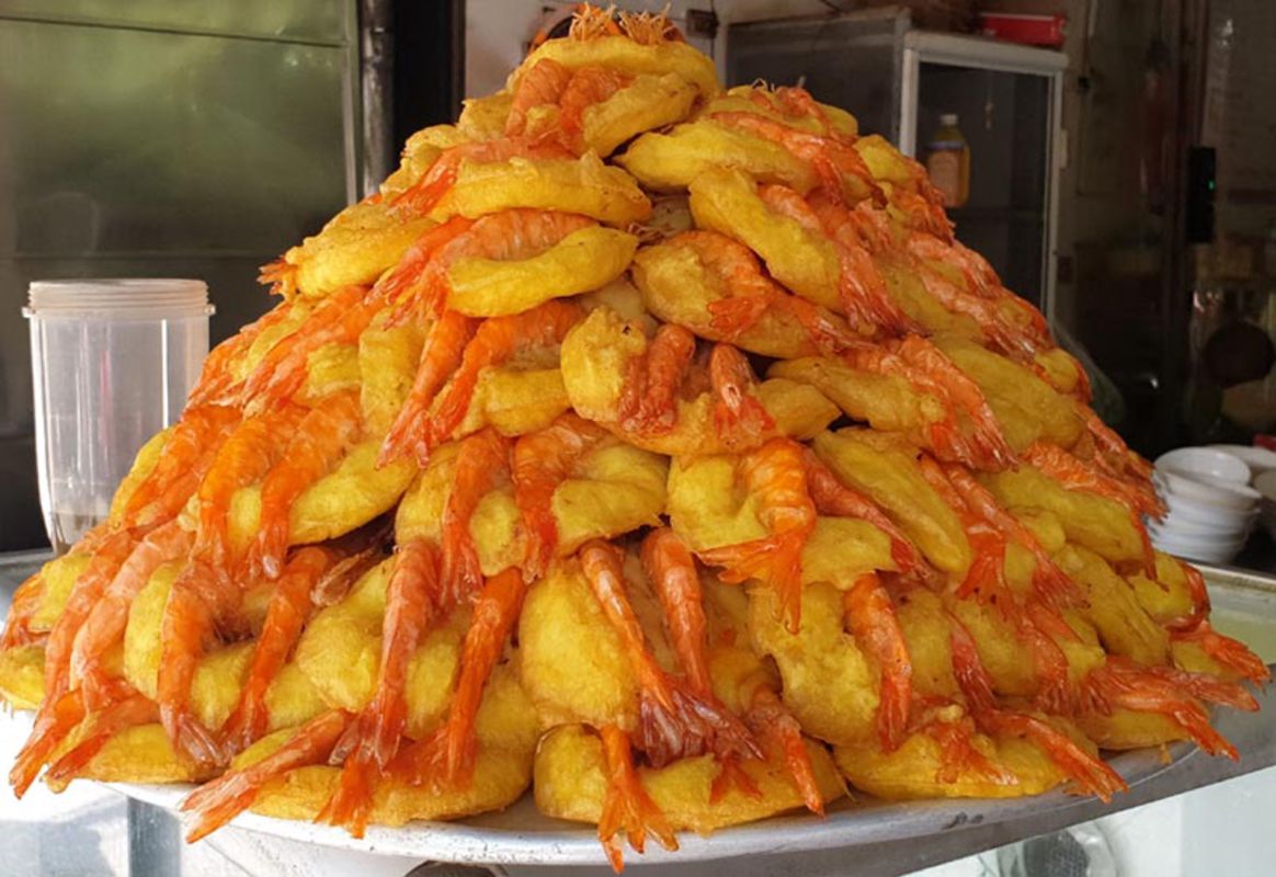 Banh Tom (shrimp cake)