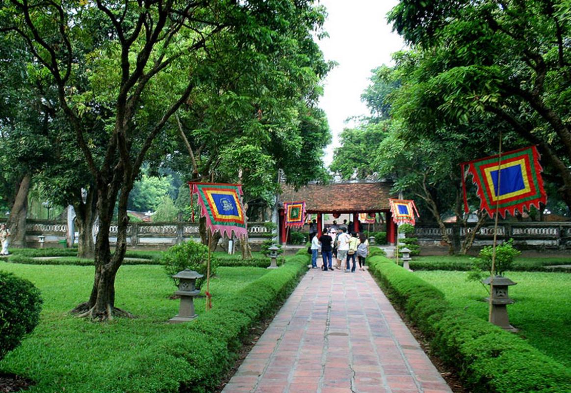 Experience Hanoi Tours with sustainable adventures