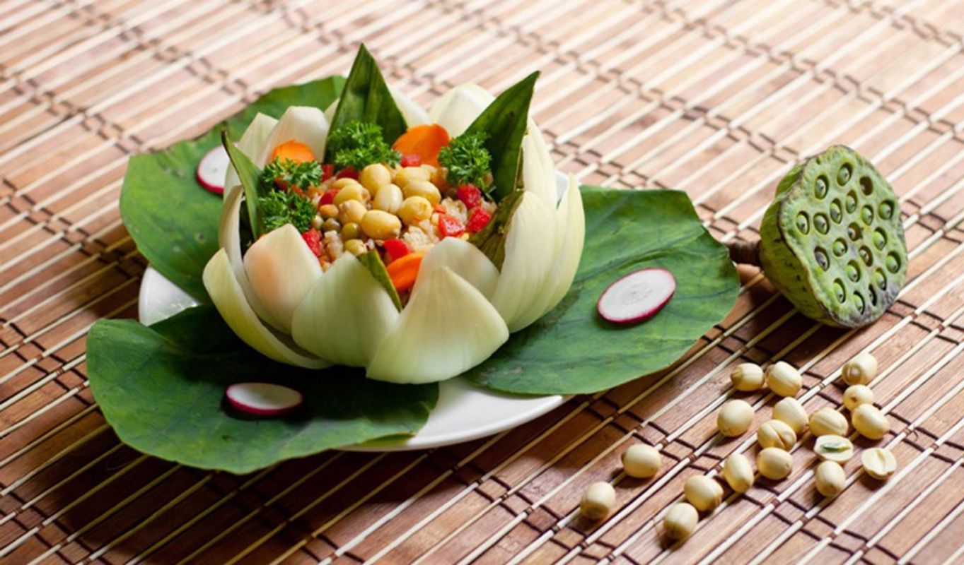 Rice Steamed In Lotus Leaves "Cơm Gói Lá Sen"