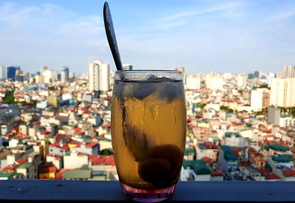 Photograph the vibrant allure of Hanoi’s seasonal refreshment