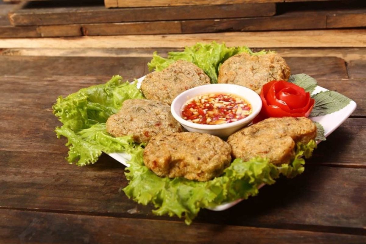 Hau Giang grilled fish rolls - "Chả cá thác lác Hậu Giang"